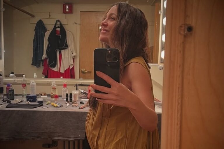 Natalia Lafourcade sorprendió al anunciar que está embarazada de cinco meses