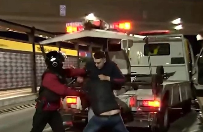 Un control de alcoholemia en Palermo terminó en una brutal pelea entre tres hombres