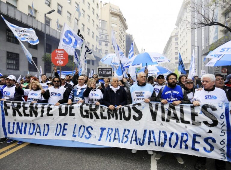 Denuncian a Milei y Sturzenegger de poner en riegos vidas humanas por el cierre de Vialidad