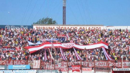 Dura sanción a la barra de Los Andes: más de 70 hinchas no podrán ingresar a los estadios