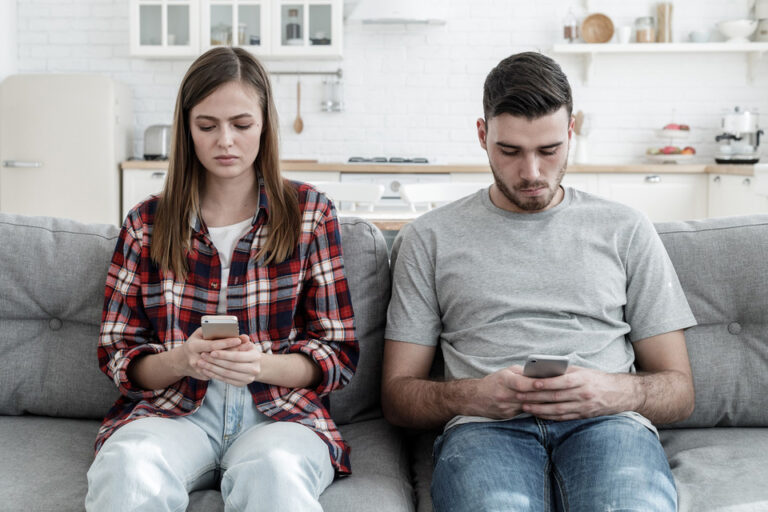 Las razones de la baja de natalidad