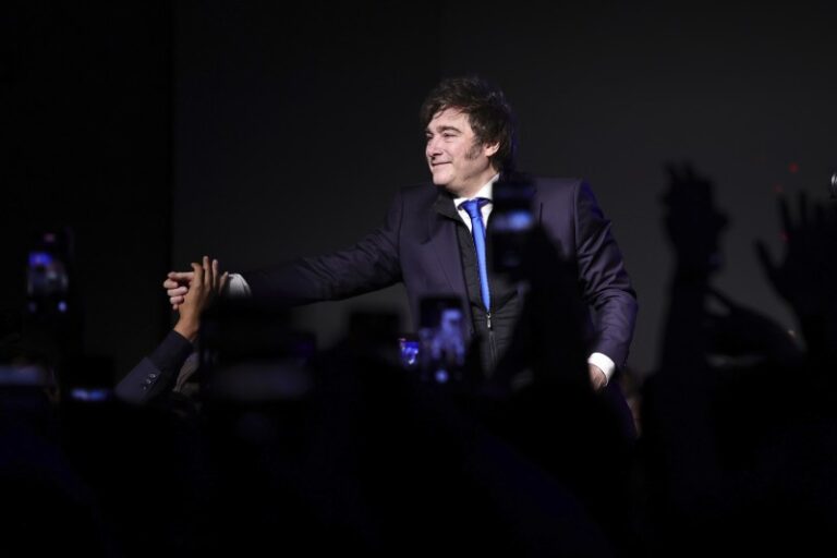 Mekorot ahora se despega de la compra de AySA y deja en ridículo a Milei