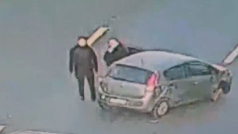 Infarto al volante en la 25 de Mayo: perdió el control y chocó contra un muro