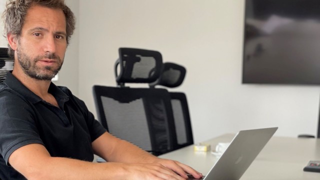 Es argentino y creó el «Mercado Libre de las vacas»: un marketplace donde se compra y vende ganado