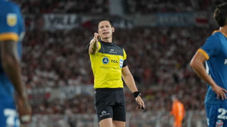 Árbitros definidos para la fecha 4 del Torneo Clausura 2025: quién le tocó a Boca y a River
