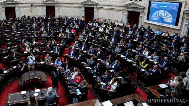 La oposición logró un triunfo clave en Diputados: qué DNU del Gobierno pueden caer