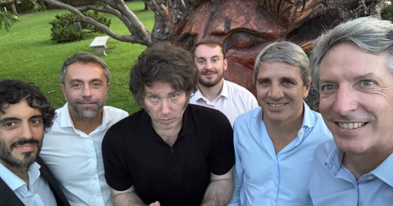 Los negocios bajo una triple presión: el dólar, Trump y la fractura social