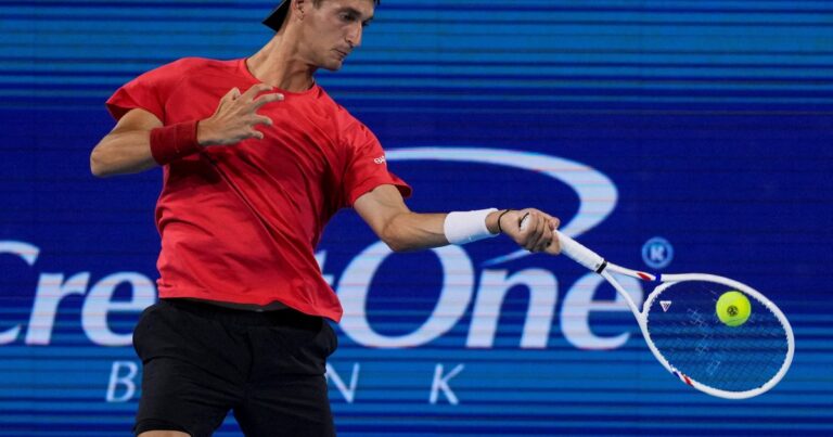 Cambió los videojuegos por el tenis, está fuera del top 100 y busca vencer al mejor del mundo