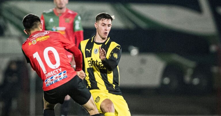 A lo Racing, Peñarol puso suplentes y perdió
