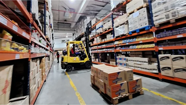 Cadena mayorista anunció baja del 4% en precios de productos básicos y Javier Milei celebró la medida: «Menger en acción»