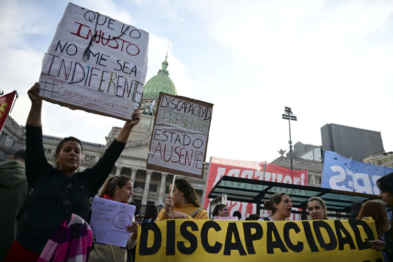 Marcha al Congreso: jubilados y colectivos por la discapacidad exigen frenar los vetos de Milei