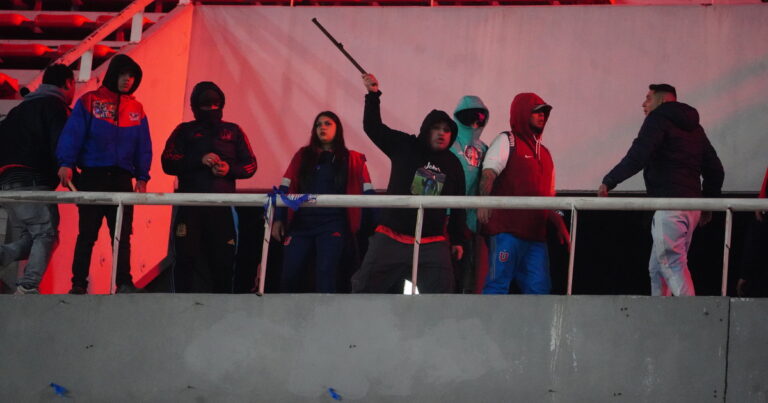 Los posteos de los futbolistas chilenos de Independiente tras los incidentes en la tribuna visitante: «Me siento destrozado»