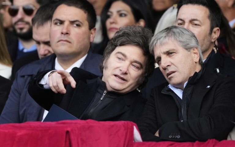 Apurado porque le volteaban los decretos, Milei pasó por arriba al Senado y echó a 300 empleados del INTA