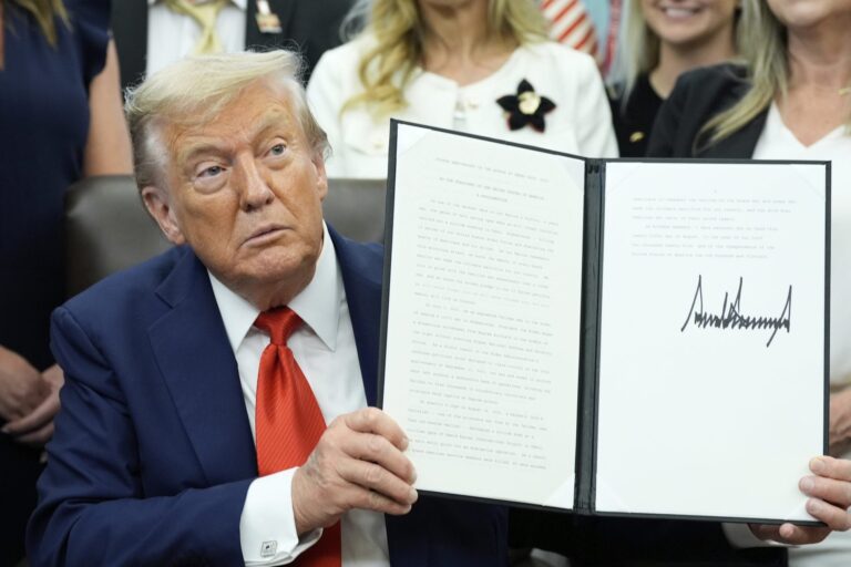 Una Corte de apelaciones declara inconstitucionales los aranceles de Trump, pero los mantiene