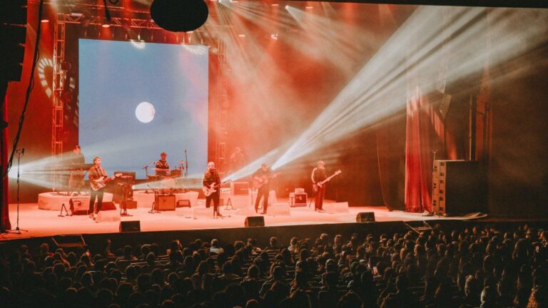 Santiago Motorizado presentó su álbum solista en vivo y tuvo invitados sorpresa