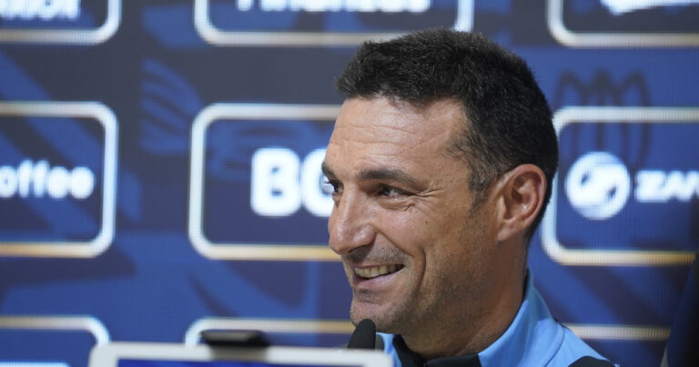 Scaloni habla antes de visitar a Ecuador: «No hablé con Messi del Mundial» y «hay que dejarlo tranquilo»