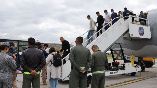 Llega esta semana el primer vuelo con argentinos deportados de Estados Unidos