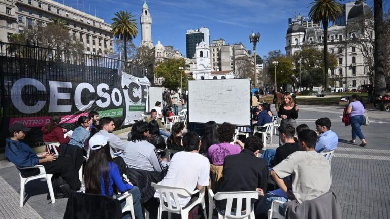 Docentes y no docentes anunciaron paro y marcha federal para rechazar el veto a la ley de Financiamiento Universitario