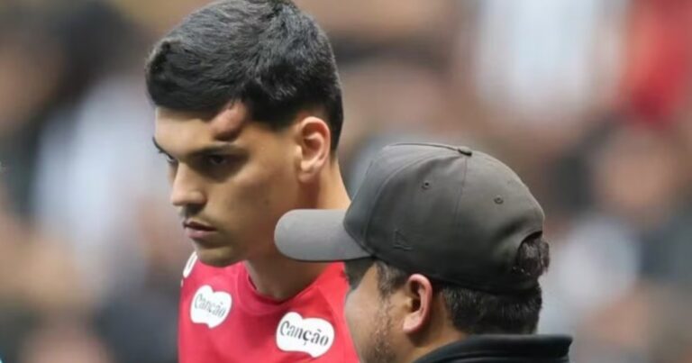 Video: rodillazo, chichón y desvanecimiento del arquero de Santos