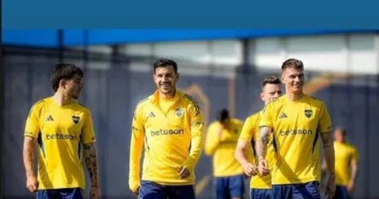 No deja afuera a nadie: Paredes y una foto con dos de los borrados