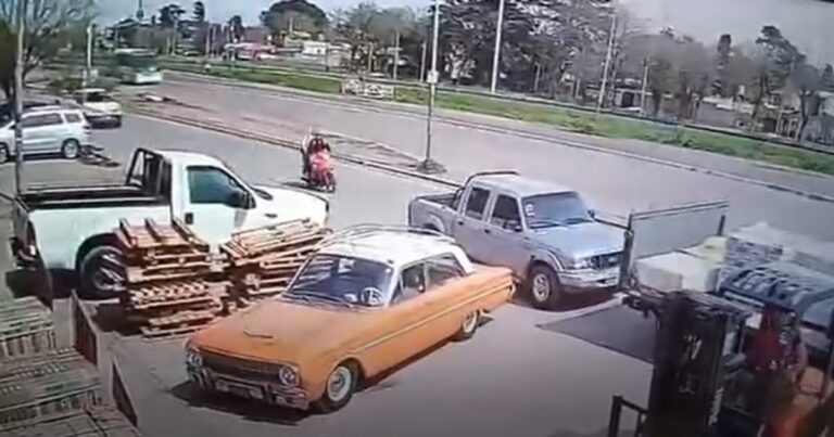 Merlo: abrió la puerta de su camioneta y golpeó a una mujer policía que murió arrollada por un colectivo
