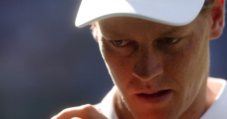 Jannik Sinner «con el acento de Hitler»: escándalo en Italia con un rapero denunciado por dedicarle una polémica rima al tenista