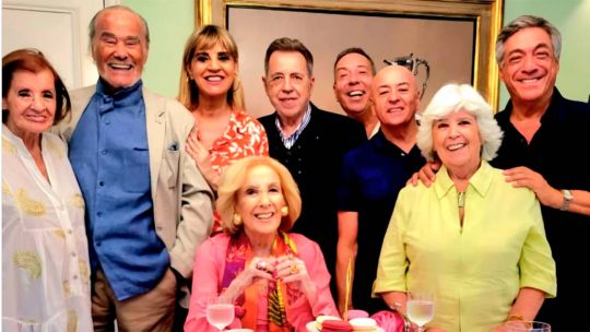 99 años de la Chiqui: Mirtha Legrand, la leyenda que sigue encendiendo la mesa