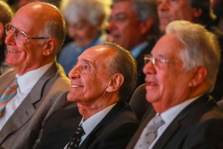 Las máximas entidades empresarias exigieron diálogo a Milei y cuestionaron el cierre de industrias